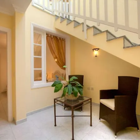 Puerto Del Carmen Sleeps 10 Pool Wifi Villa