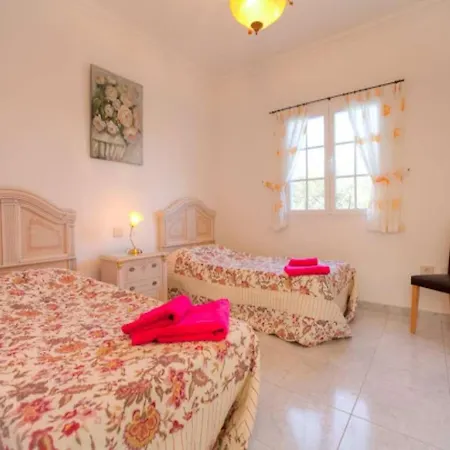 Puerto Del Carmen Sleeps 10 Pool Wifi