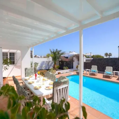 Villa Puerto Del Carmen Sleeps 10 Pool Wifi Puerto del Carmen (Lanzarote)