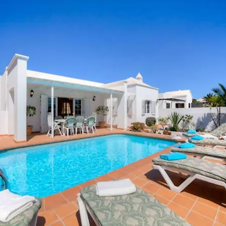 Puerto Del Carmen Sleeps 10 Pool Wifi Villa